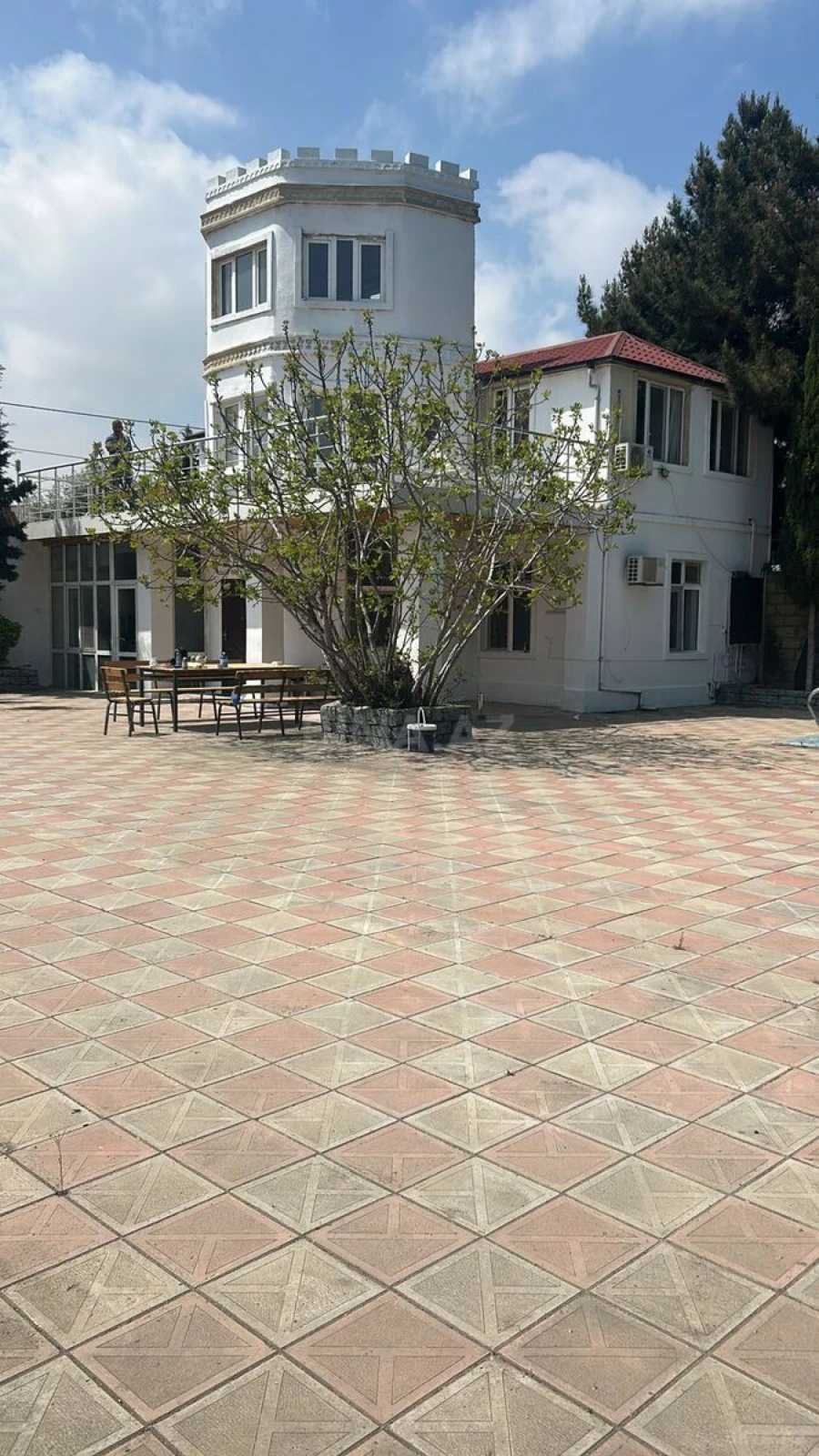 Kirayə verilir 4 otaqlı həyət evi 200 m²