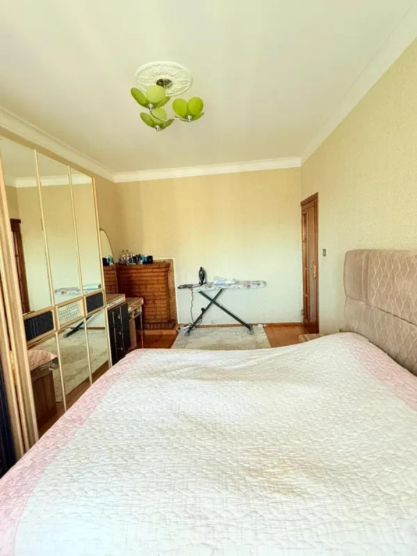 Satılır 3 otaqlı mənzil 90 m²