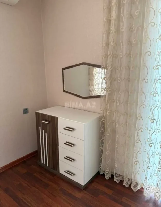 Kirayə verilir 3 otaqlı mənzil 130 m²