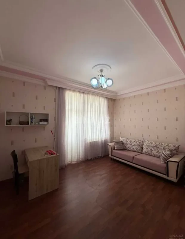 Kirayə verilir 3 otaqlı mənzil 130 m²