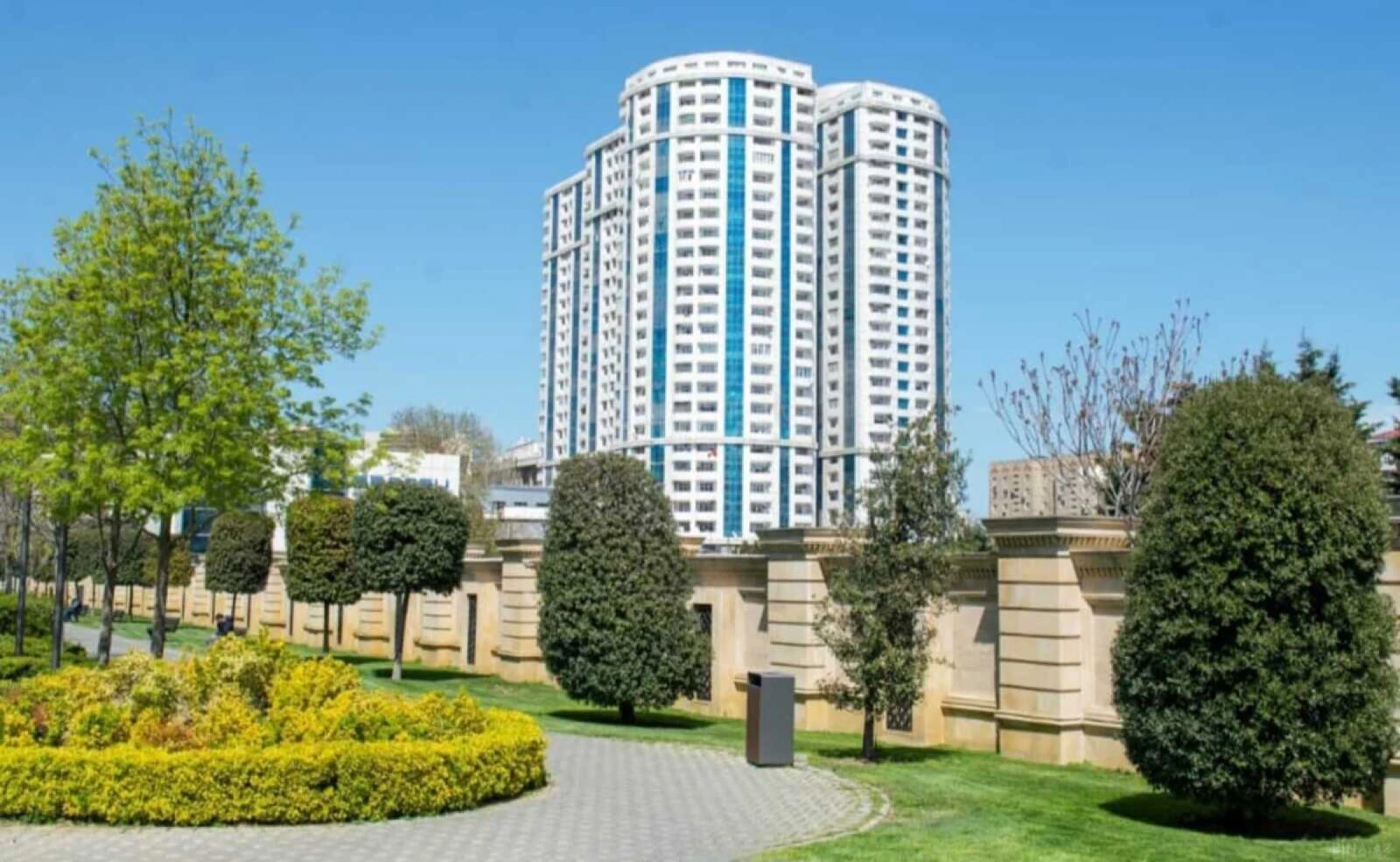 Kirayə verilir 3 otaqlı mənzil 130 m²