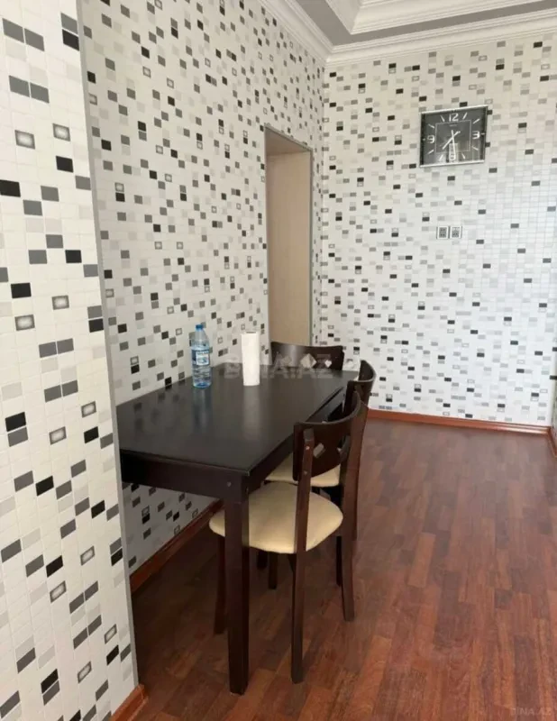 Kirayə verilir 3 otaqlı mənzil 130 m²