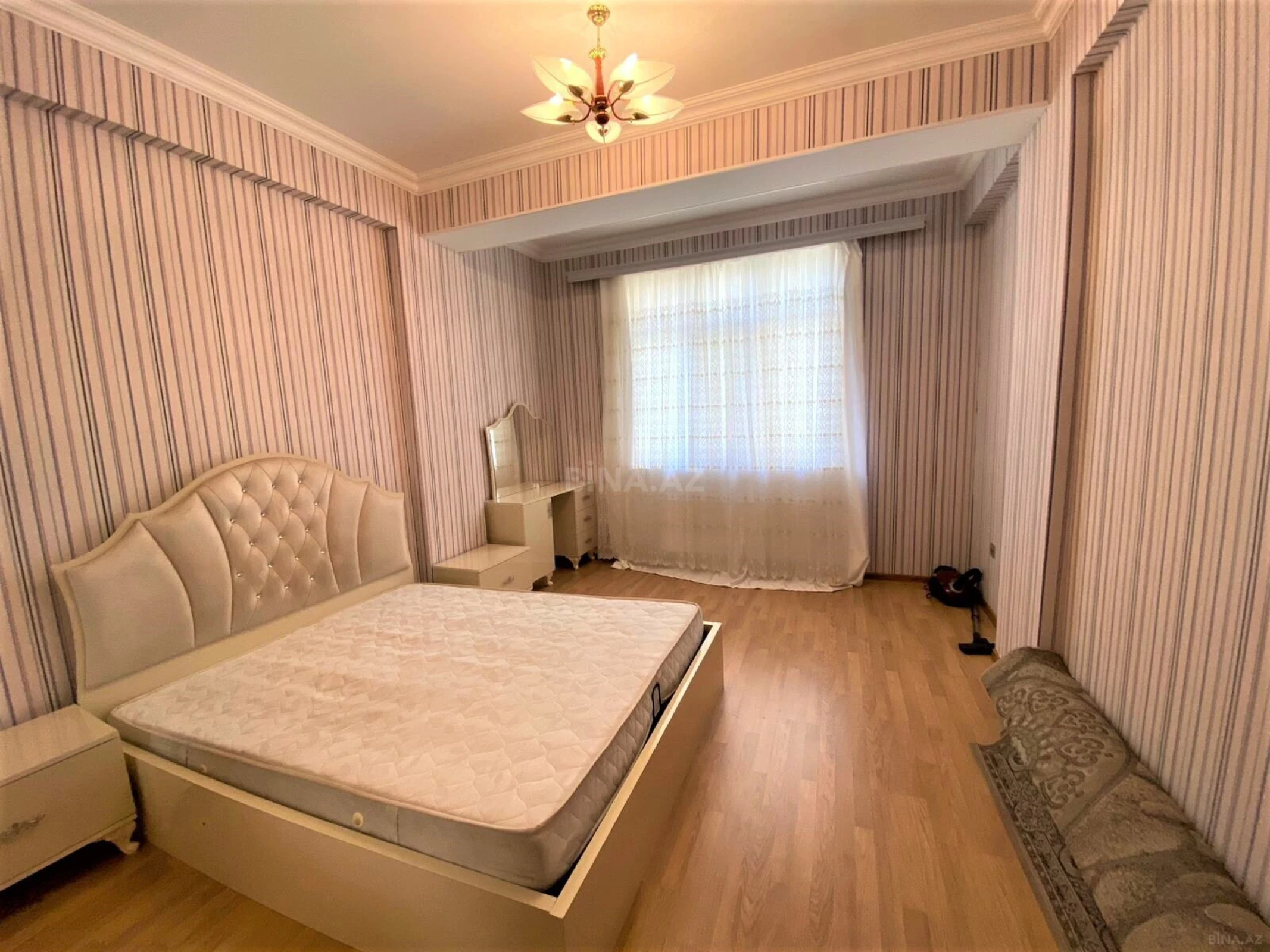 Kirayə verilir 2 otaqlı mənzil 80 m²
