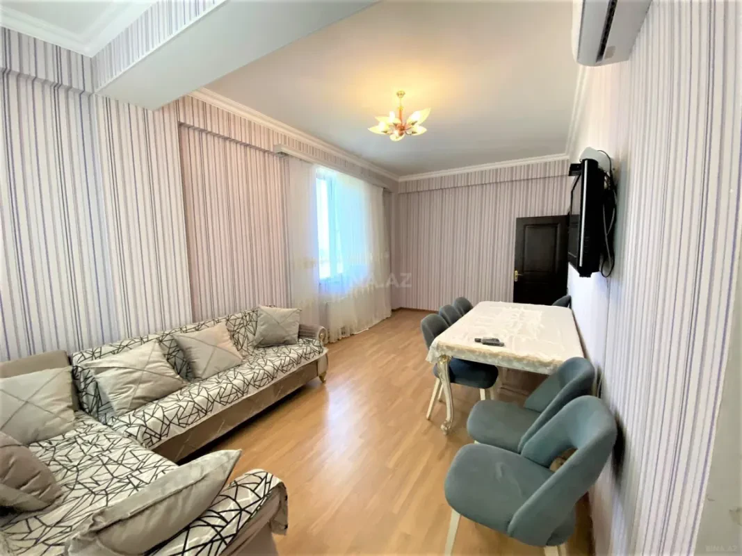 Kirayə verilir 2 otaqlı mənzil 80 m²