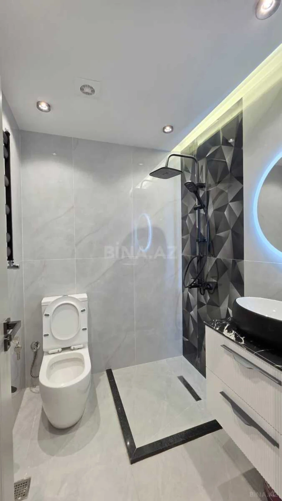 Satılır 2 otaqlı mənzil 56 m²