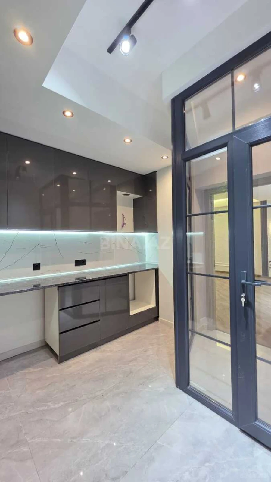 Satılır 2 otaqlı mənzil 56 m²