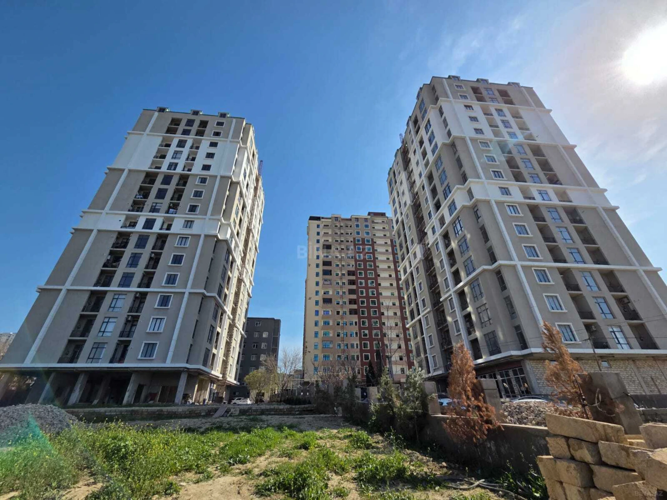 Satılır 2 otaqlı mənzil 65 m²