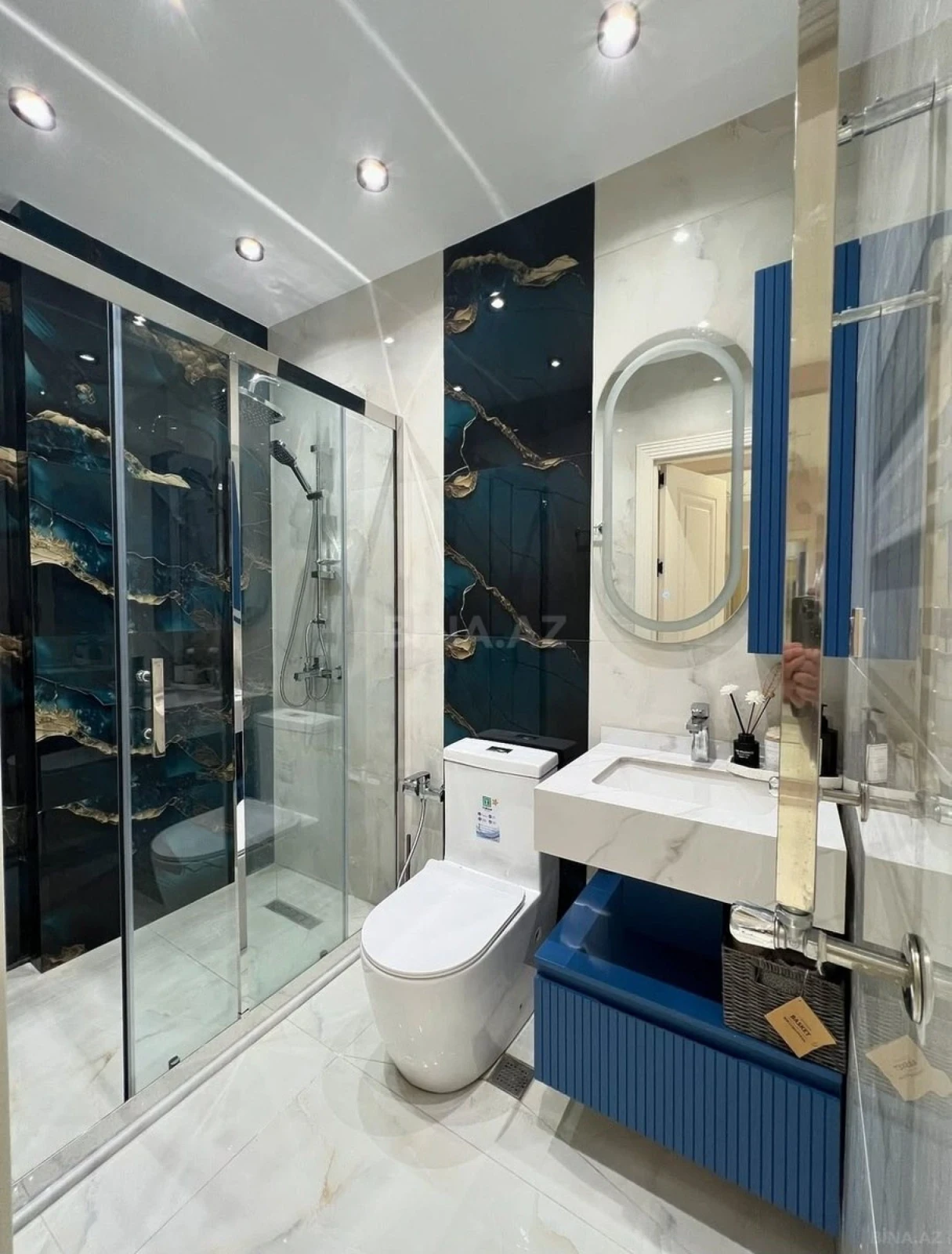 Satılır 4 otaqlı mənzil 130 m²