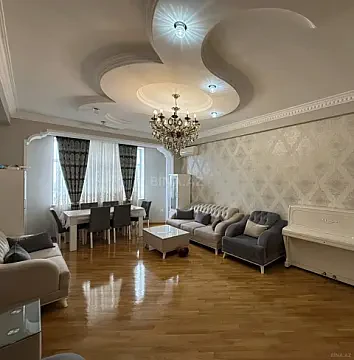 Satılır 4 otaqlı mənzil 130 m²