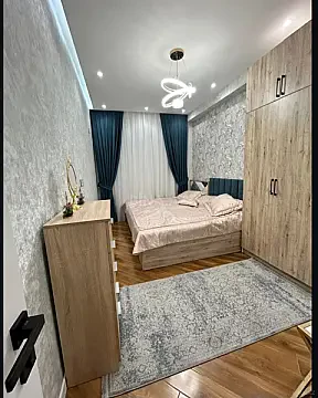 Satılır 4 otaqlı mənzil 130 m²