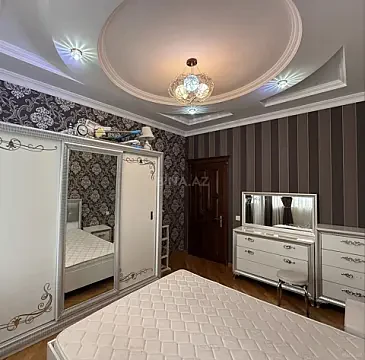 Satılır 4 otaqlı mənzil 130 m²