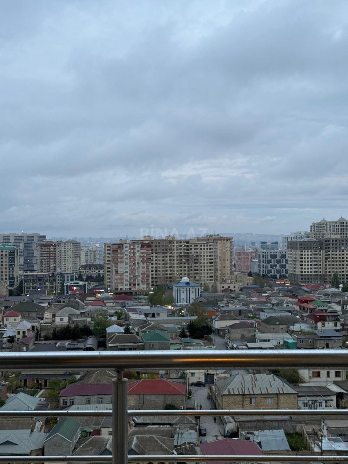 Satılır 3 otaqlı mənzil 110 m²