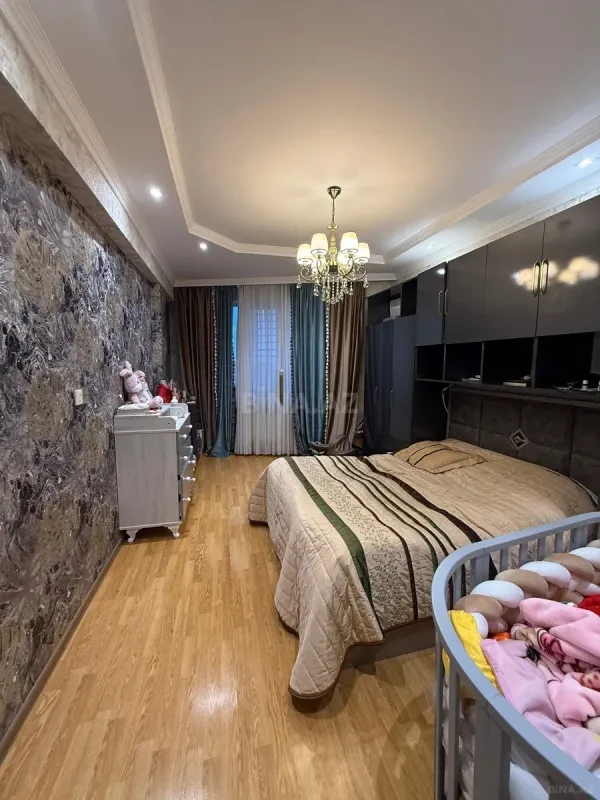 Satılır 3 otaqlı mənzil 110 m²