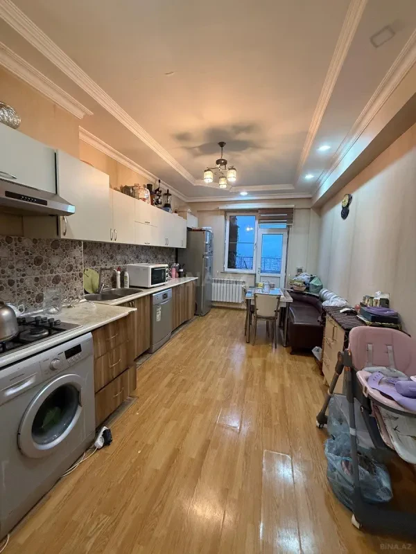 Satılır 3 otaqlı mənzil 110 m²