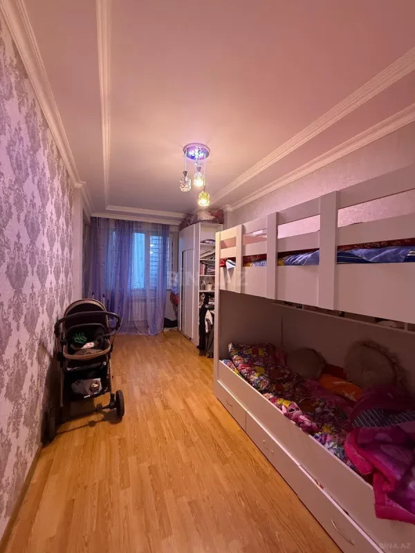 Satılır 3 otaqlı mənzil 110 m²