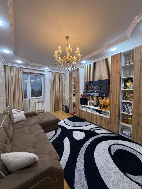 Satılır 3 otaqlı mənzil 110 m²