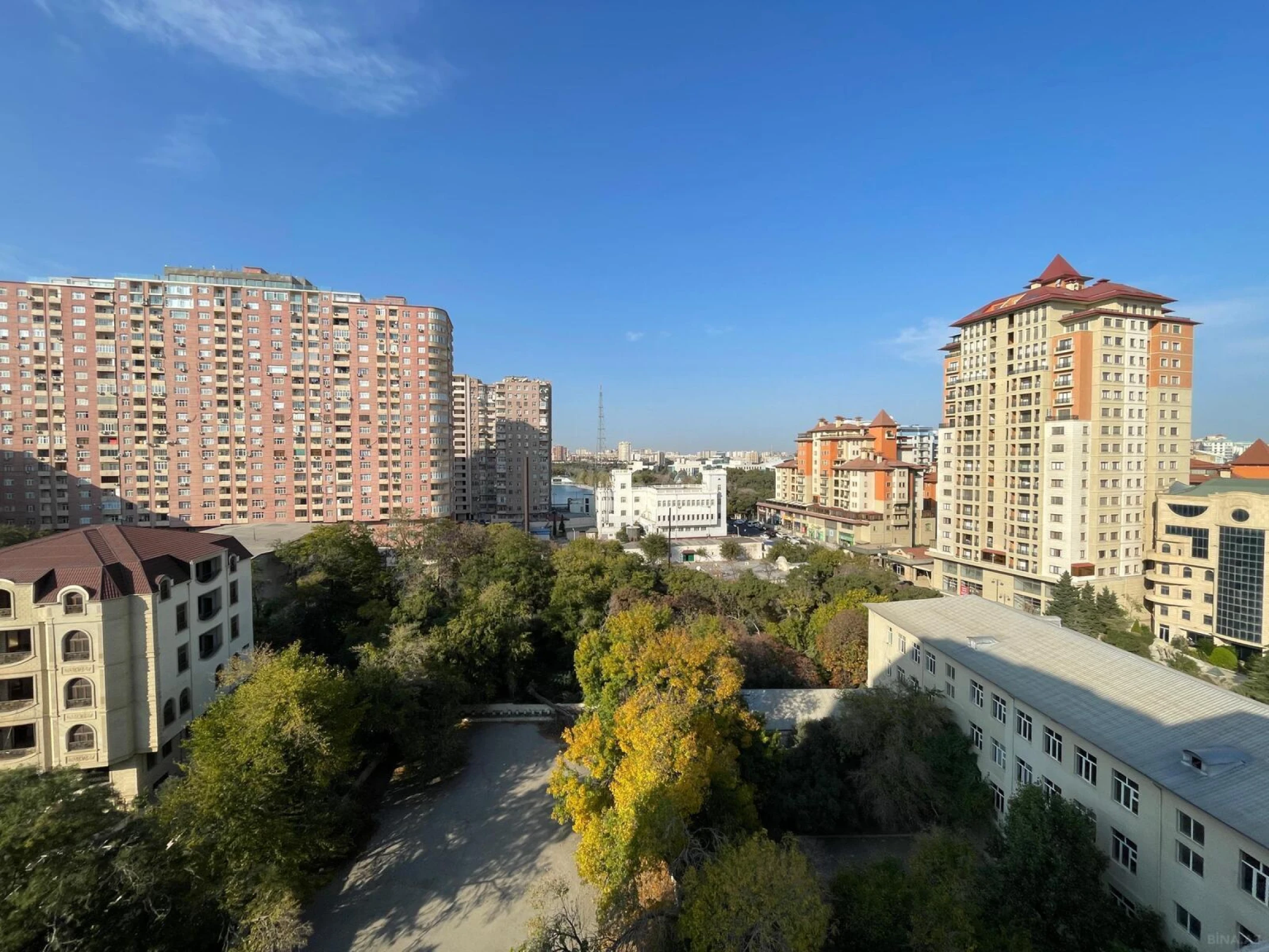 Kirayə verilir 2 otaqlı mənzil 70 m²