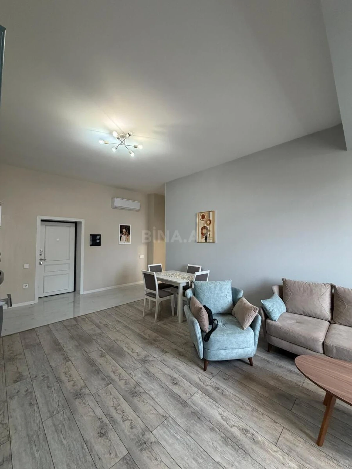 Kirayə verilir 2 otaqlı mənzil 70 m²