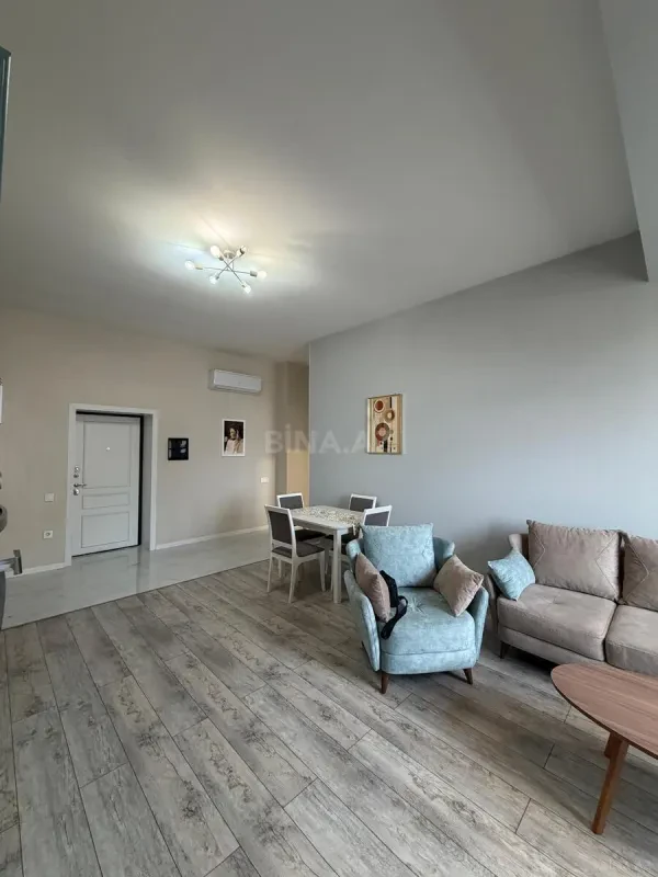 Kirayə verilir 2 otaqlı mənzil 70 m²