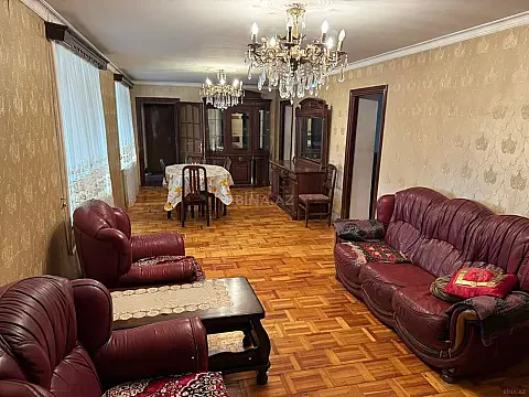 Kirayə verilir 5 otaqlı həyət evi 230 m²