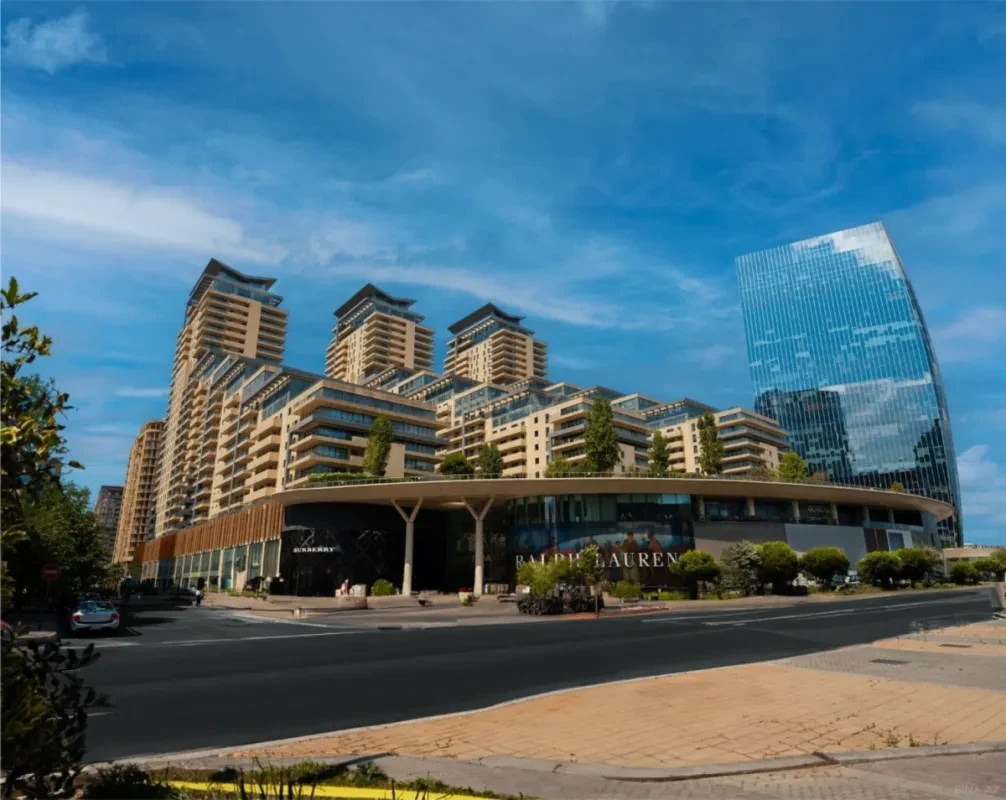 Kirayə verilir 5 otaqlı mənzil 320 m²