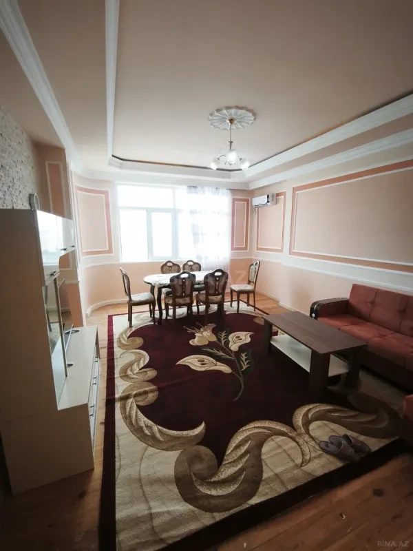 Kirayə verilir 2 otaqlı mənzil 100 m²
