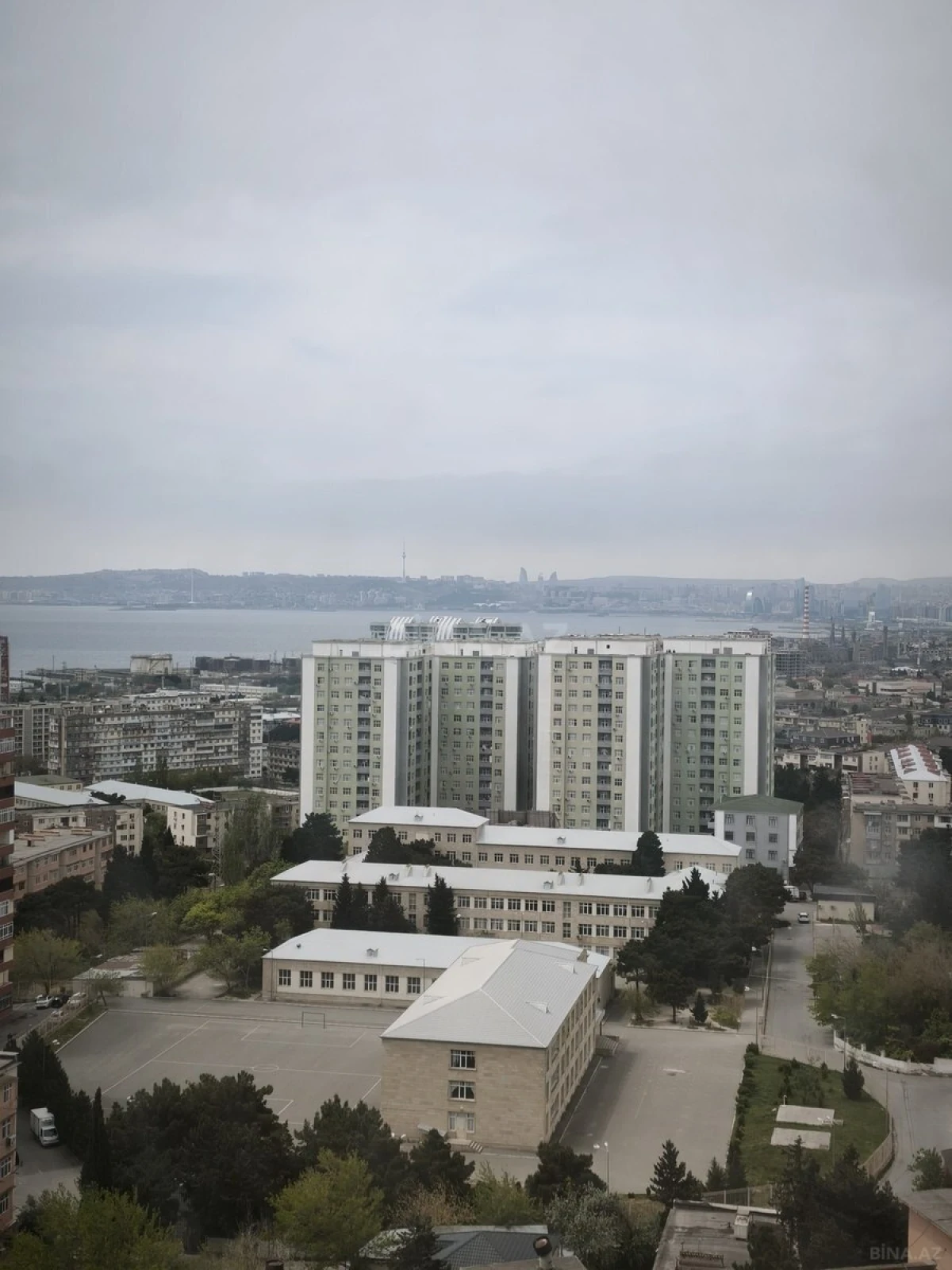 Kirayə verilir 2 otaqlı mənzil 100 m²