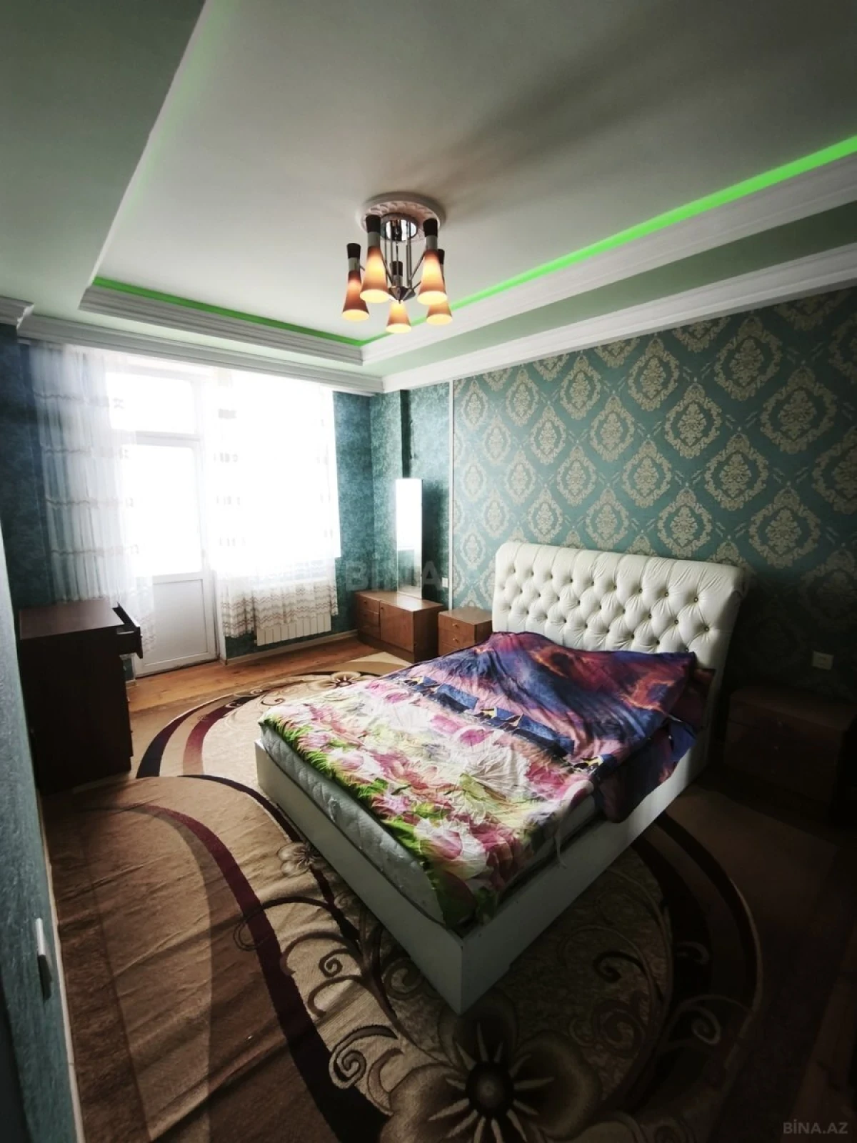 Kirayə verilir 2 otaqlı mənzil 100 m²