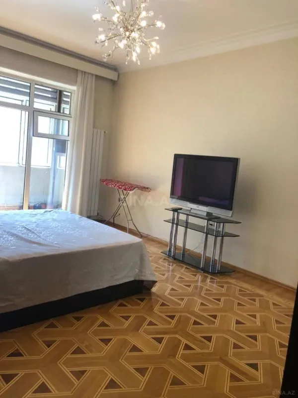 Kirayə verilir 3 otaqlı mənzil 91 m²