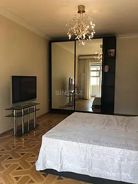 Kirayə verilir 3 otaqlı mənzil 91 m²