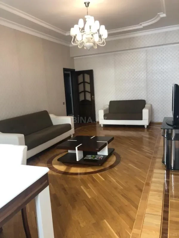 Kirayə verilir 3 otaqlı mənzil 91 m²