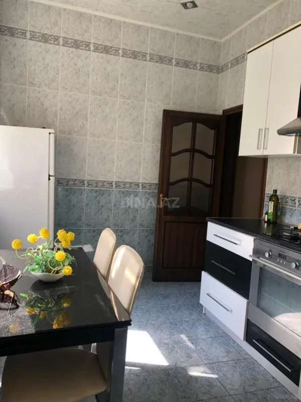 Kirayə verilir 3 otaqlı mənzil 91 m²