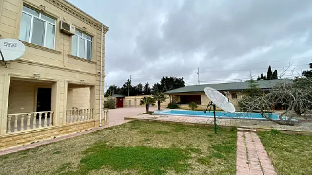 Kirayə verilir 6 otaqlı həyət evi 350 m²
