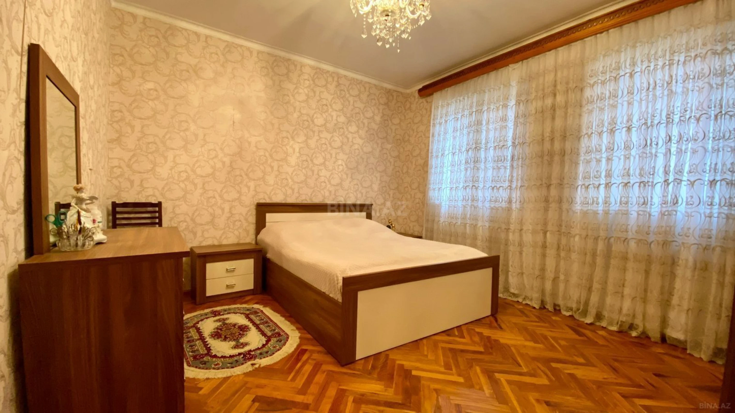 Kirayə verilir 6 otaqlı həyət evi 350 m²