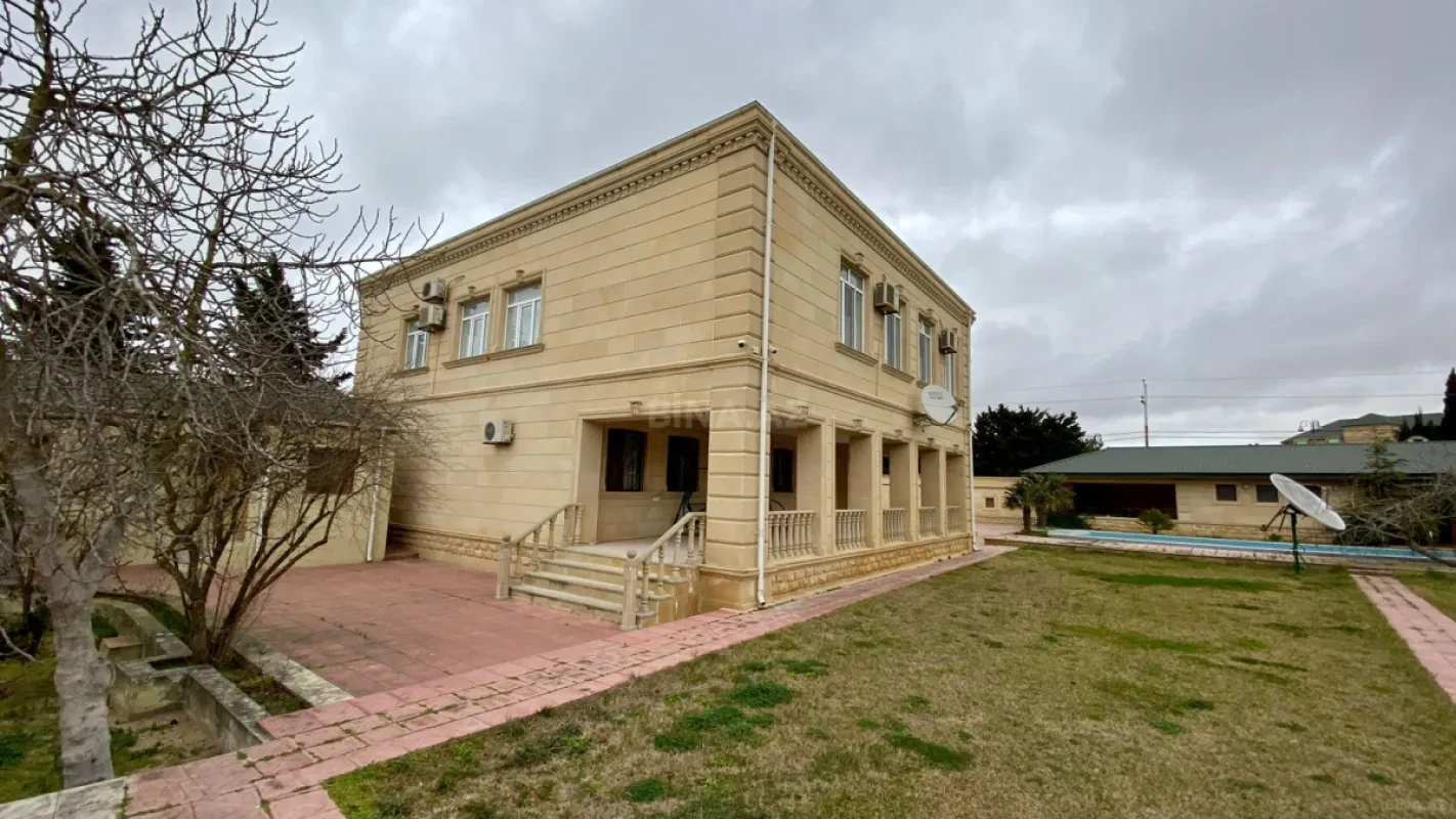 Kirayə verilir 6 otaqlı həyət evi 350 m²