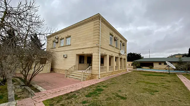 Kirayə verilir 6 otaqlı həyət evi 350 m²