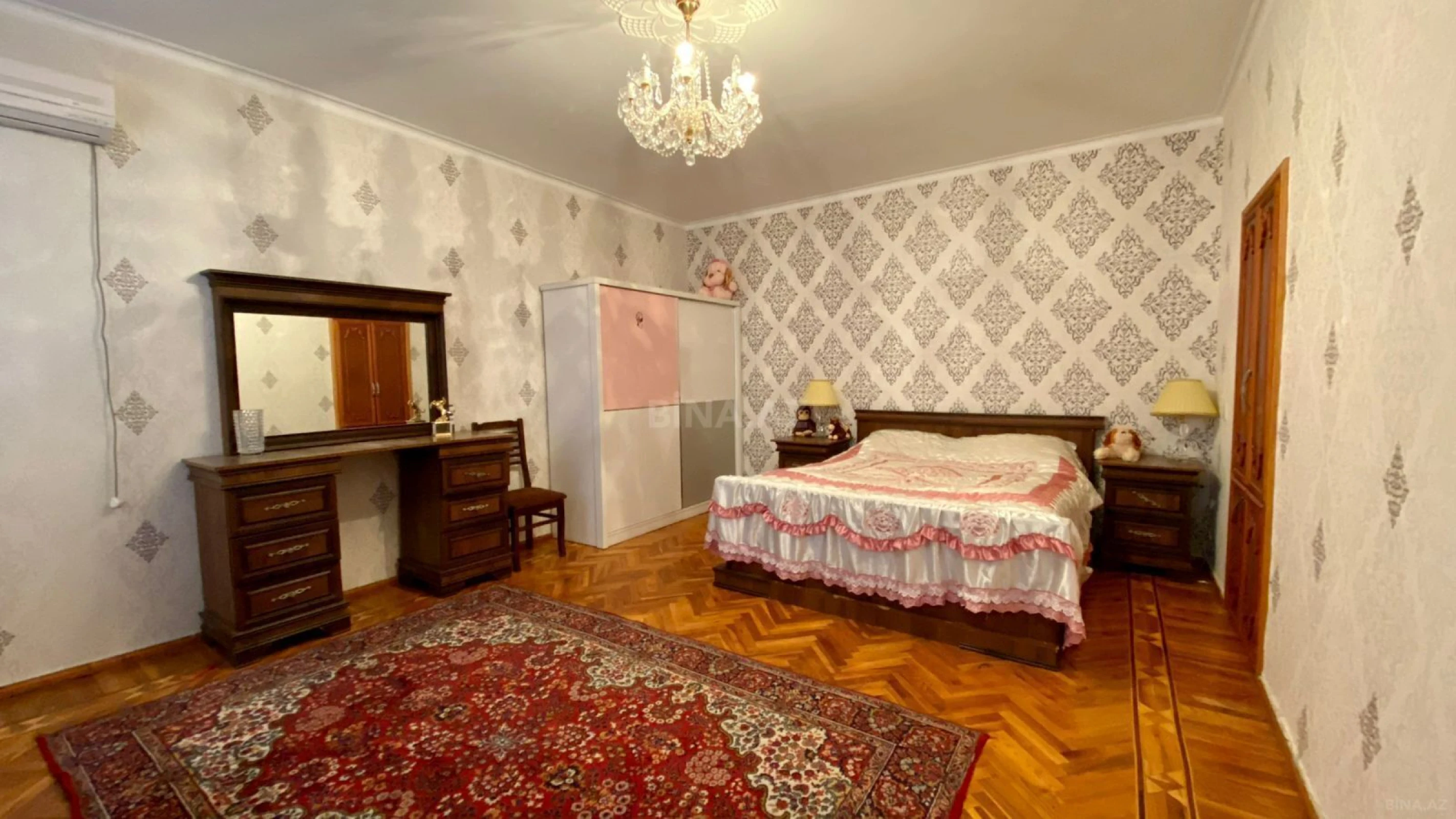 Kirayə verilir 6 otaqlı həyət evi 350 m²