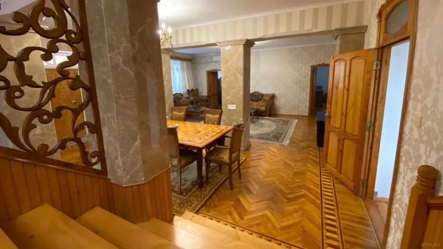 Kirayə verilir 6 otaqlı həyət evi 350 m²