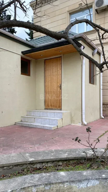 Kirayə verilir 6 otaqlı həyət evi 350 m²