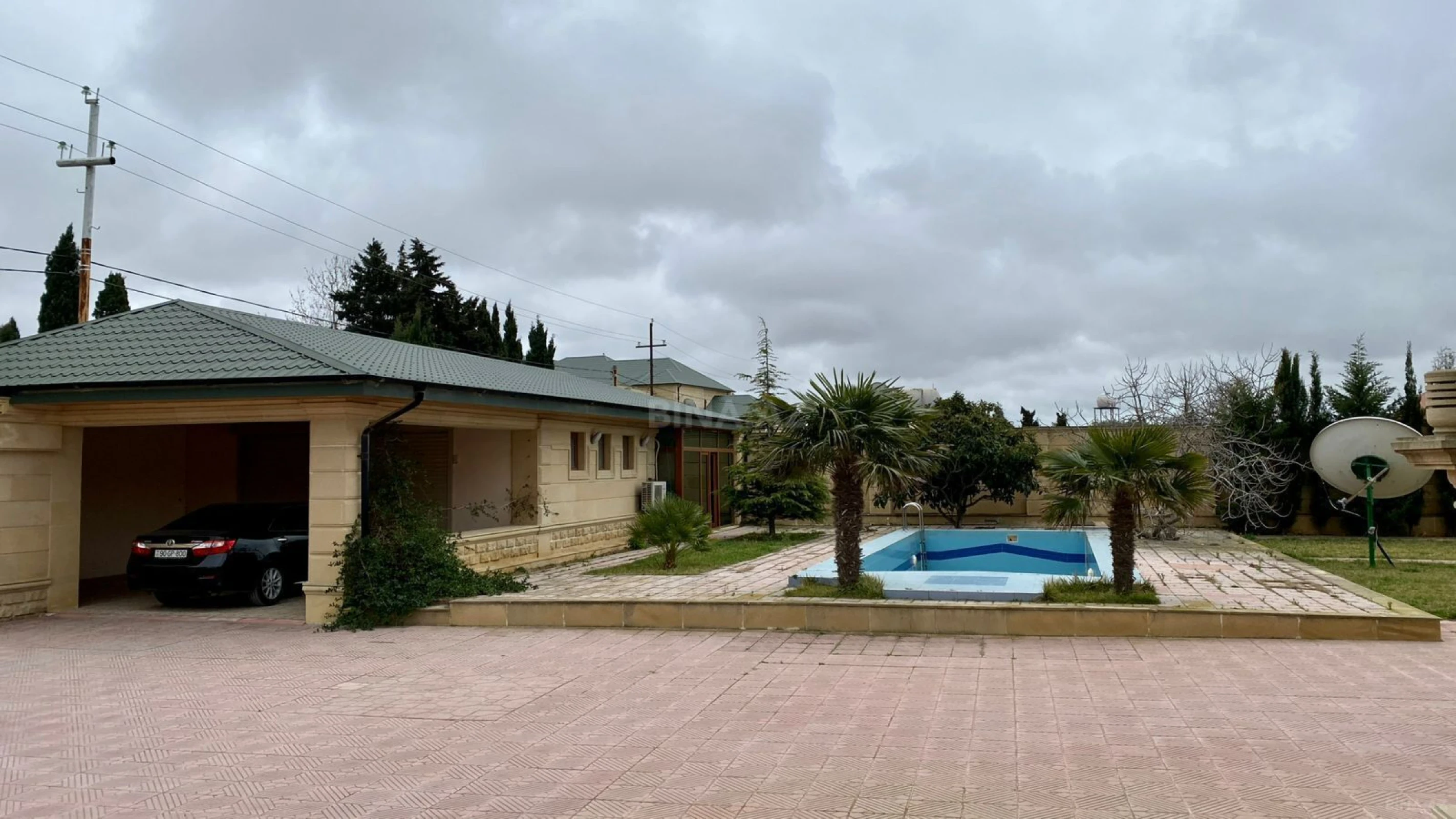 Kirayə verilir 6 otaqlı həyət evi 350 m²