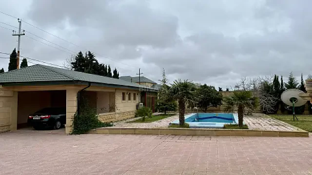 Kirayə verilir 6 otaqlı həyət evi 350 m²