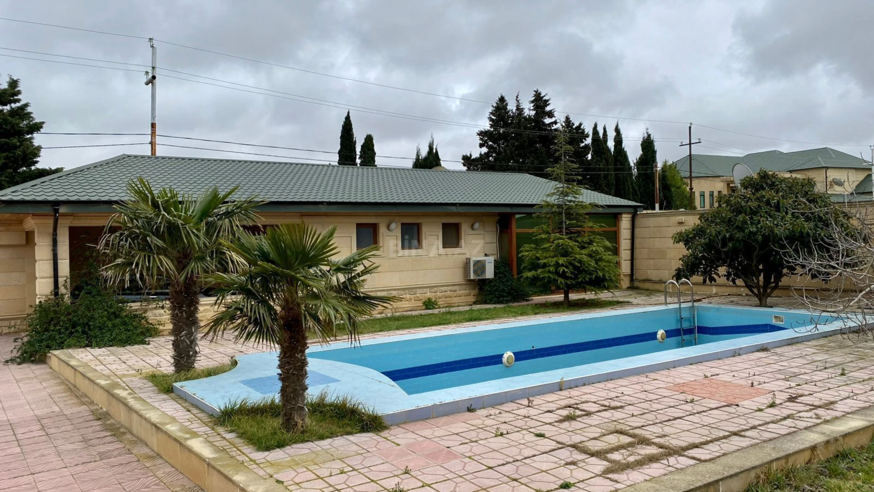 Kirayə verilir 6 otaqlı həyət evi 350 m²