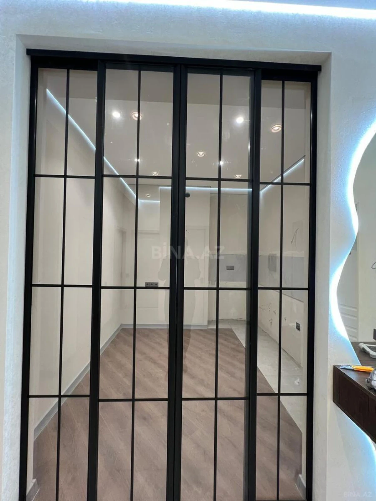 Satılır 3 otaqlı mənzil 98 m²