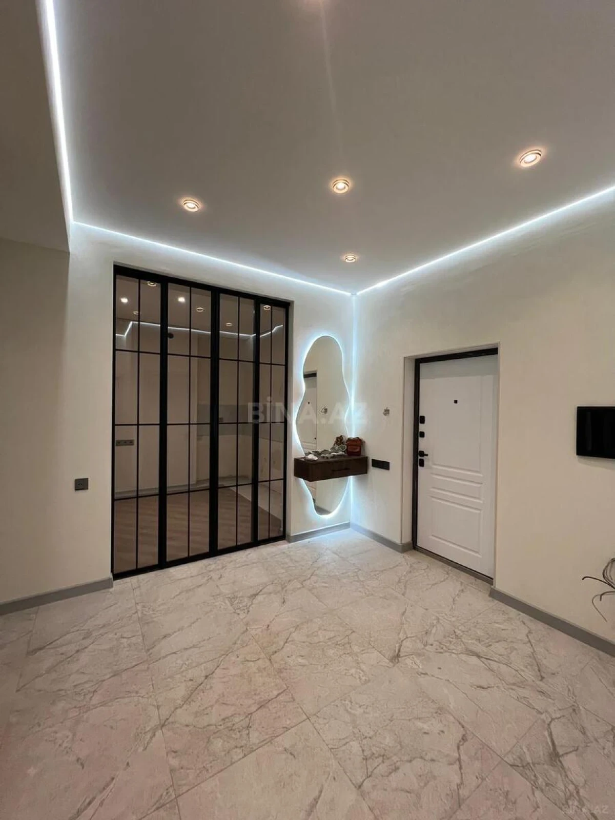 Satılır 3 otaqlı mənzil 98 m²