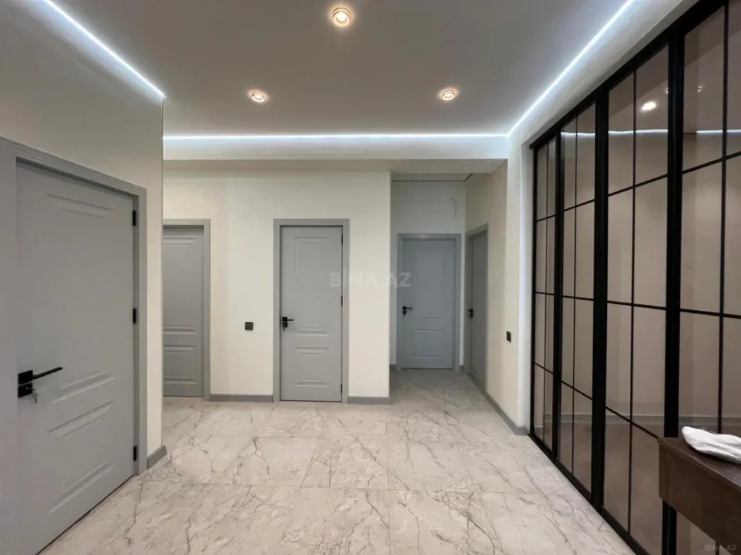 Satılır 3 otaqlı mənzil 98 m²
