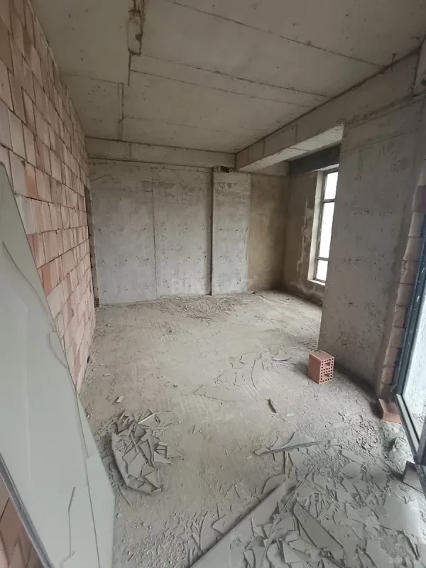 Satılır 3 otaqlı mənzil 117.5 m²