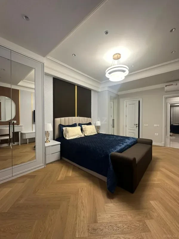 Kirayə verilir 3 otaqlı mənzil 130 m²