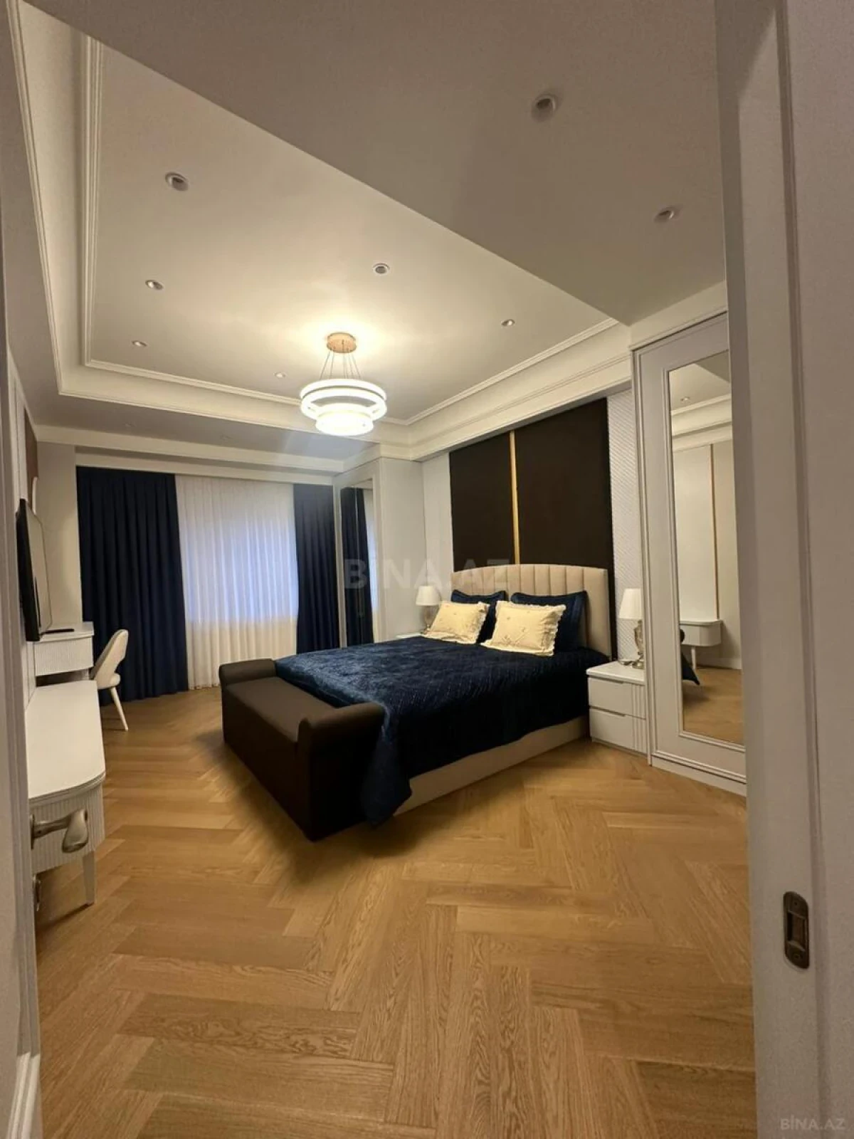 Kirayə verilir 3 otaqlı mənzil 130 m²