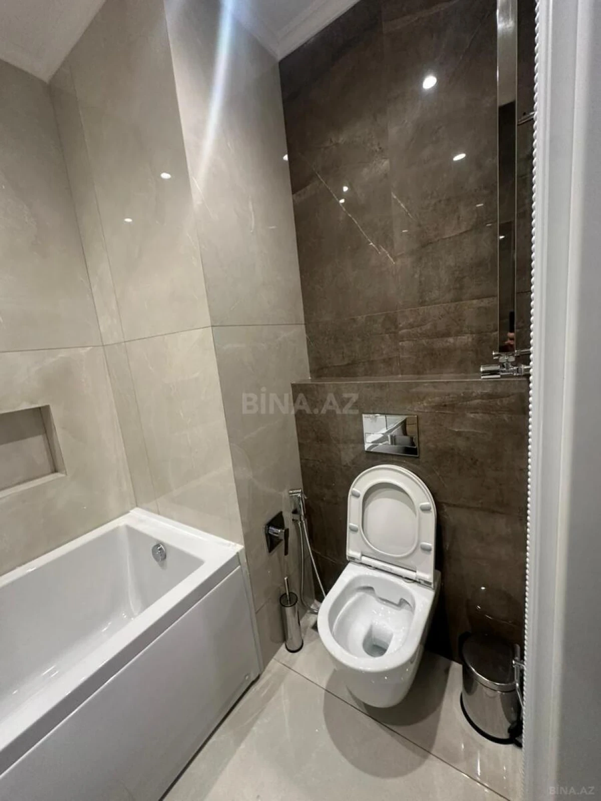 Kirayə verilir 3 otaqlı mənzil 130 m²