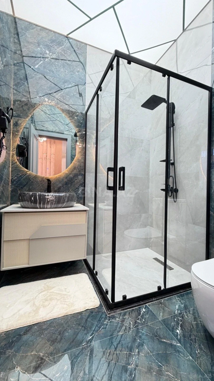 Satılır 5 otaqlı həyət evi 180 m²
